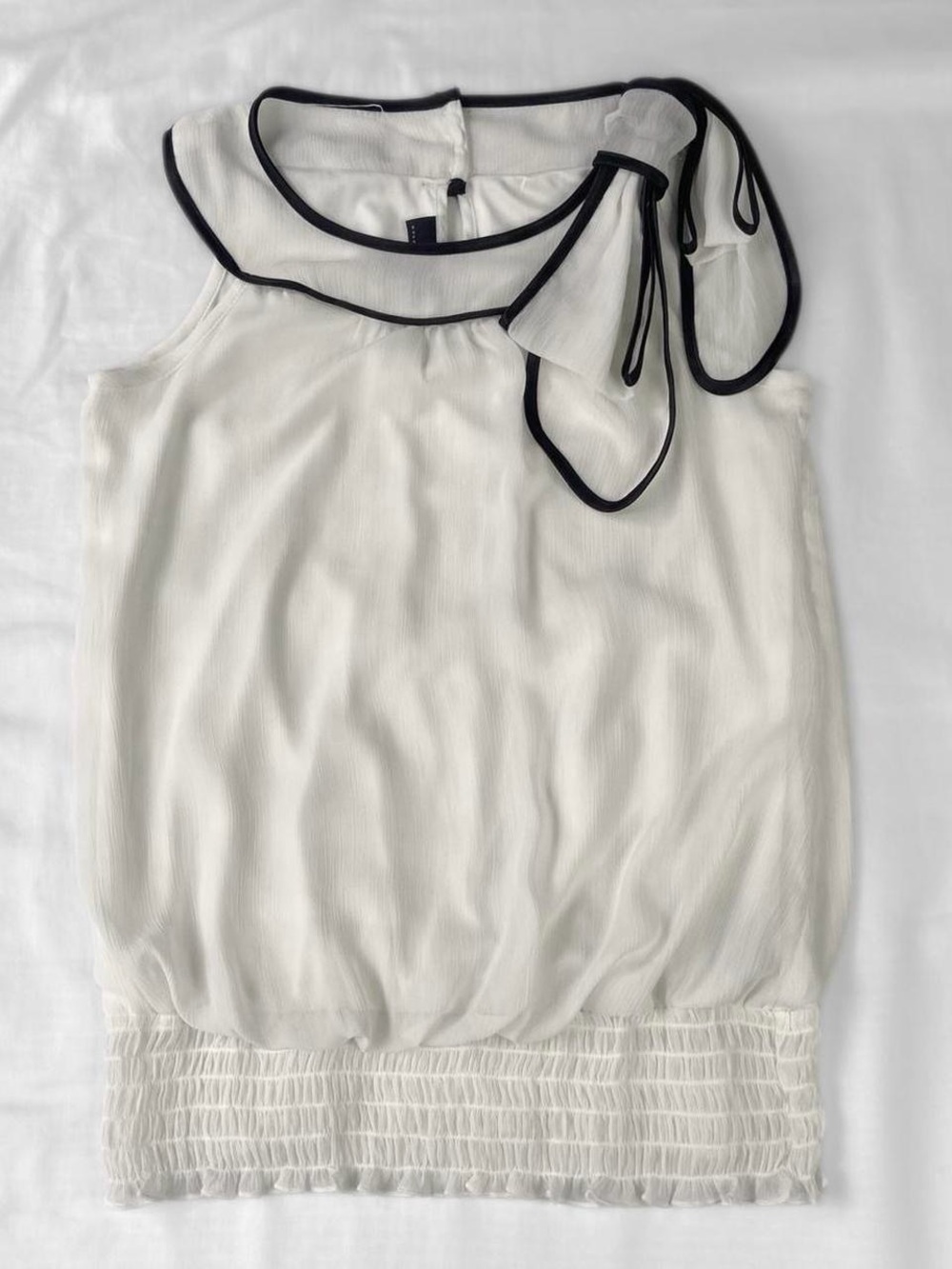 IZ Byer Y2K White Sleeveless Top High Bow Neck S